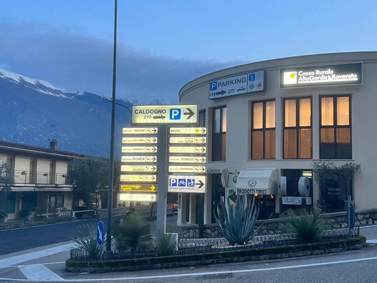 Limone Downtown Apartment Limone sul Garda Bagian luar foto